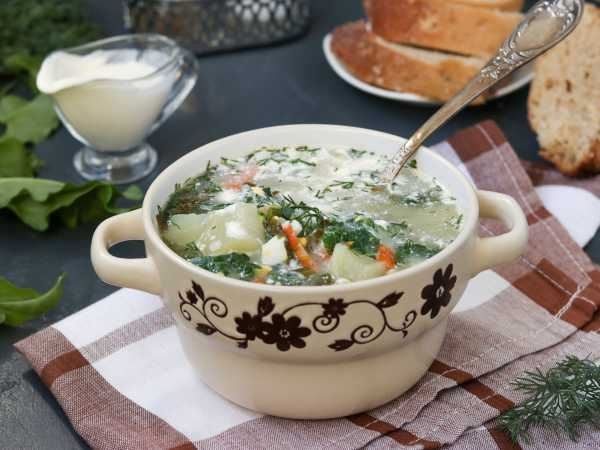Суп с крапивой и щавелем с тушенкой